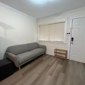  Apartment Private 1 Bed 1 Bath 15 Mins Yvr And Downtown 舒适安静