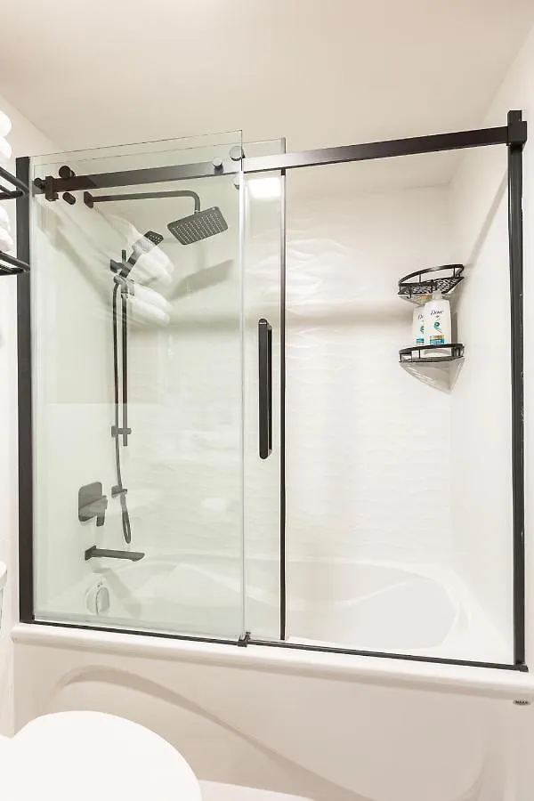 Condo In Downtown Vancouver - Near Rogers Arena