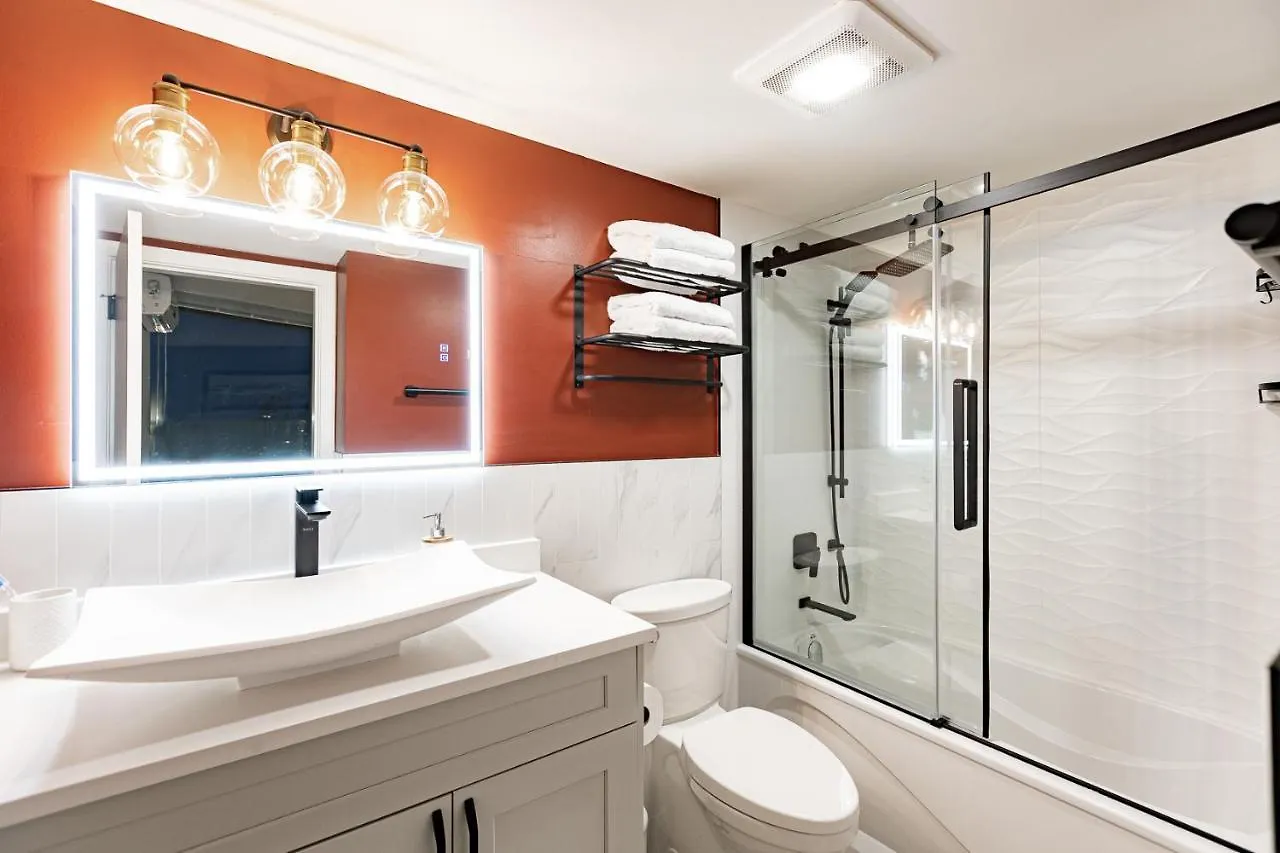 Condo In Downtown Vancouver - Near Rogers Arena 0*,